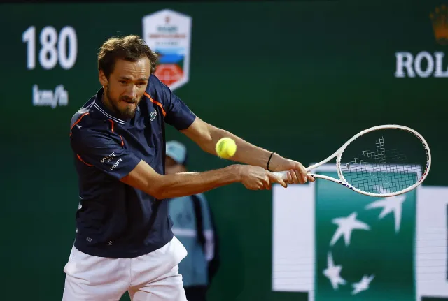 Daniil Medvedev tiến vào tứ kết Monte Carlo Masters - Ảnh 1.