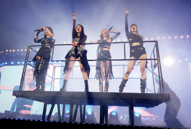 BLACKPINK được gọi là huyền thoại sau 2 tiếng biểu diễn tại Coachella 2023 - Ảnh 3.