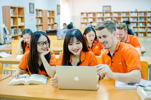 ĐH FPT nhận giải chuyển đổi số xuất sắc từ Coursera - Ảnh 2.