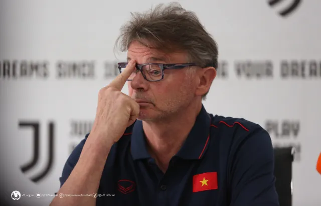 HLV Philippe Troussier: Mục tiêu của U22 Việt Nam là bảo vệ ngôi vô địch tại SEA Games 32 - Ảnh 2.