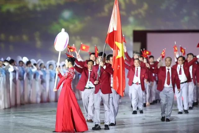 SEA Games 32: Kình ngư Huy Hoàng được chọn là người cầm cờ của Đoàn Thể thao Việt Nam   - Ảnh 1.