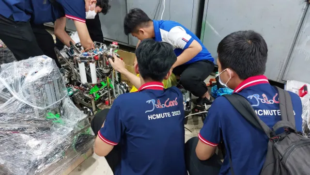 Robocon Việt Nam 2023: Những hình ảnh đầu tiên trong buổi thử sân tại vòng loại khu vực phía Nam - Ảnh 9.