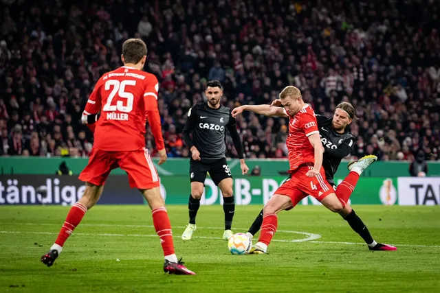 Bayern Munich thất bại trước Freiburg tại Cúp Quốc gia Đức - Ảnh 1. Bayern Munich thất bại trước Freiburg tại Cúp Quốc gia Đức - Ảnh 1.