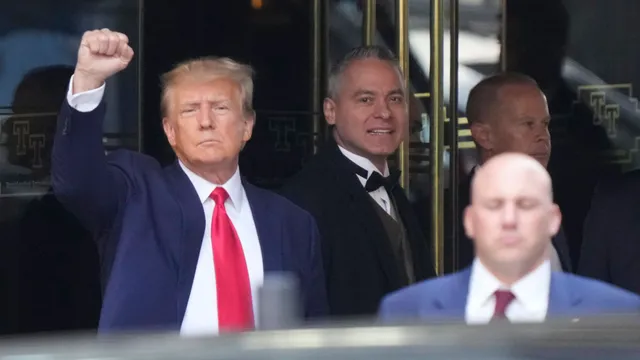 Cựu Tổng thống Trump phủ nhận 34 cáo buộc hình sự trong phiên xét xử ở New York - Ảnh 3. Cựu Tổng thống Trump phủ nhận 34 cáo buộc hình sự trong phiên xét xử ở New York - Ảnh 3.
