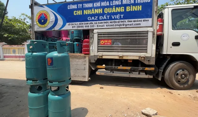 Quảng Bình: Phát hiện đường dây nghi gas giả, kho hàng là chuồng gà - Ảnh 6.