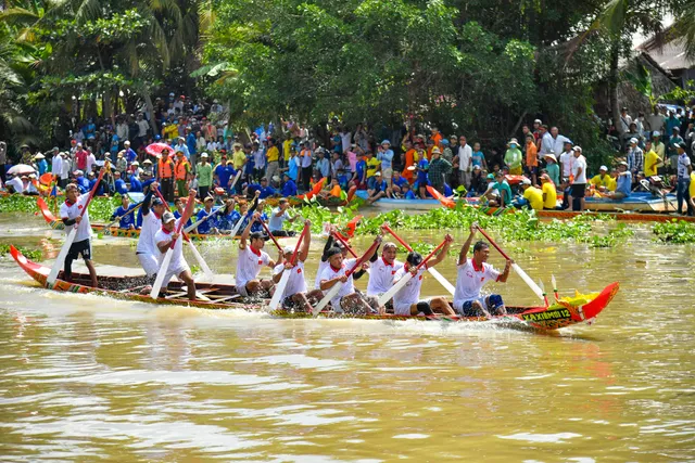 Quân dân vui đón Tết cổ truyền Chôl Chnăm Thmây - Ảnh 1.