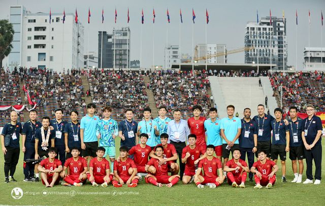 Thắng U22 Myanmar 3-1, ĐT U22 Việt Nam giành HCĐ bóng đá nam SEA Games 32 - Ảnh 7.