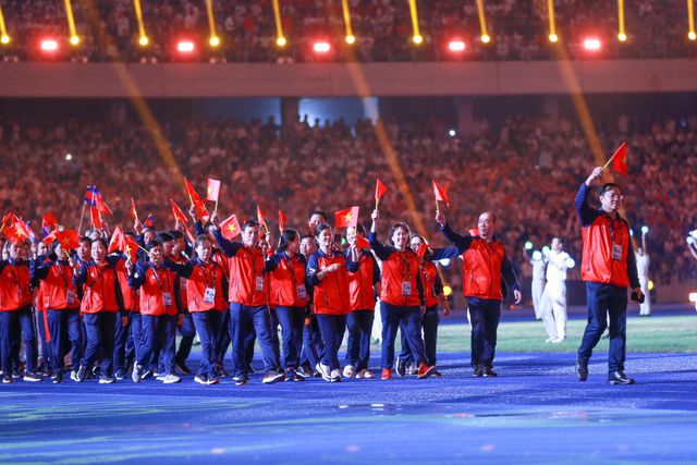 Lễ bế mạc SEA Games 32: Lời tạm biệt nồng ấm của chủ nhà - Ảnh 8.