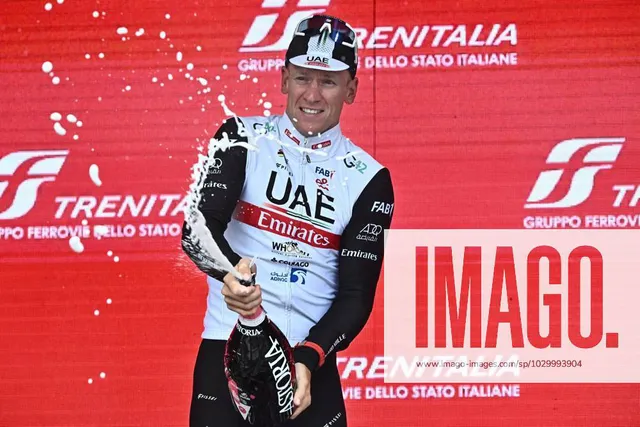 Pascal Ackermann về nhất chặng 11 giải xe đạp Giro DItalia - Ảnh 1.