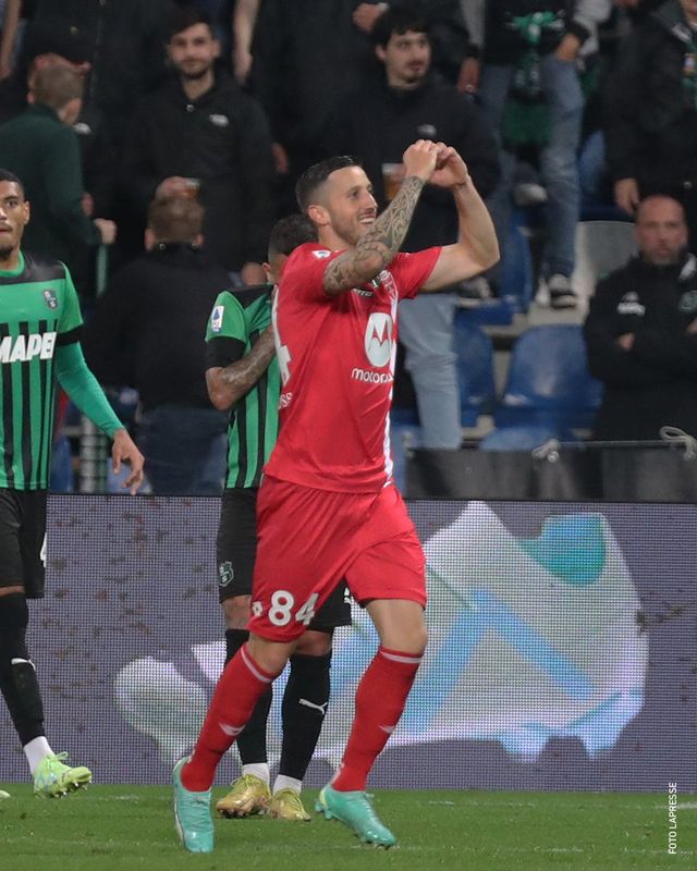 Monza ngược dòng đánh bại Sassuolo   - Ảnh 1.