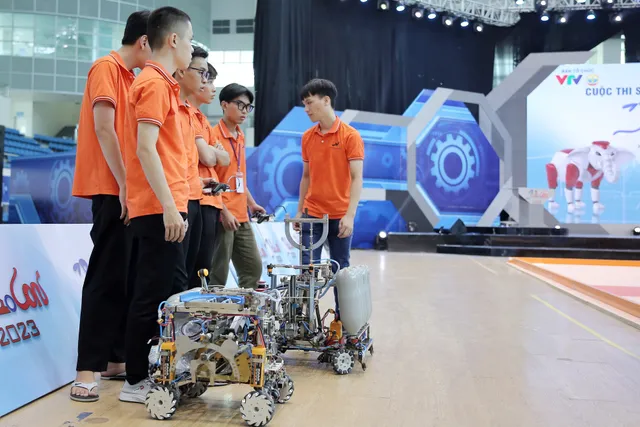 Robocon Việt Nam 2023: Sôi động không khí buổi thử sân tại vòng chung kết - Ảnh 5.