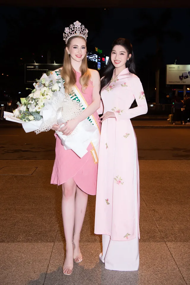 Búp bê ngoài đời thực Miss International 2022 đến Việt Nam - Ảnh 3.