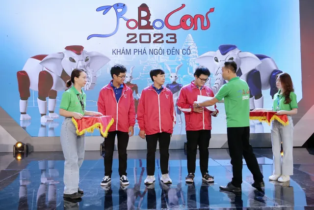 Sẵn sàng cho đêm chung kết Robocon Việt Nam 2023 - Ảnh 21.