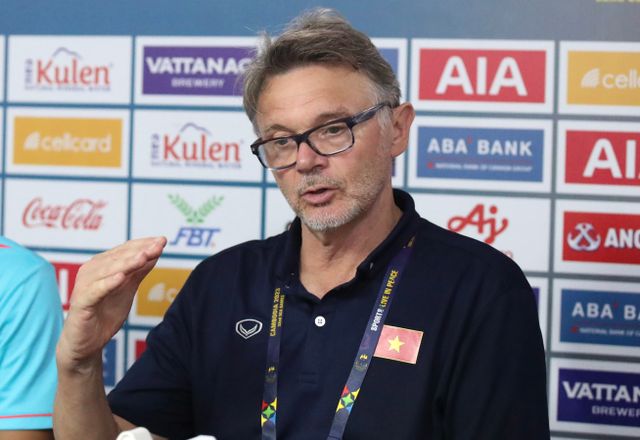 HLV Philippe Troussier tin tưởng các học trò U22 Việt Nam sẽ tiến bộ theo thời gian - Ảnh 1.