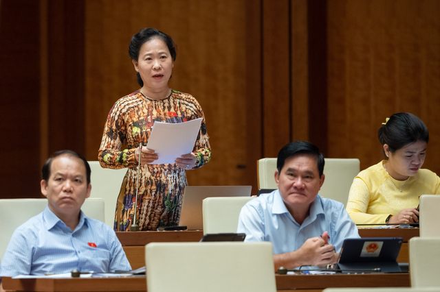 Hơn nửa triệu lao động bị giảm giờ làm, ngừng việc tiềm ẩn mất an toàn xã hội - Ảnh 1.