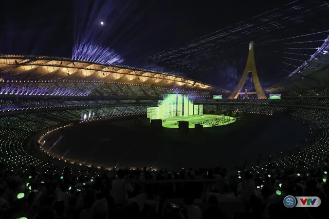 ẢNH: Lễ khai mạc SEA Games 32 – bữa tiệc ánh sáng, lung linh sắc màu - Ảnh 2. ẢNH: Lễ khai mạc SEA Games 32 – bữa tiệc ánh sáng, lung linh sắc màu - Ảnh 2.