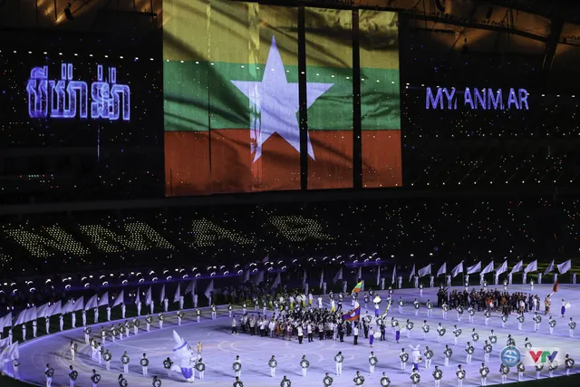 ẢNH: Lễ khai mạc SEA Games 32 – bữa tiệc ánh sáng, lung linh sắc màu - Ảnh 15. ẢNH: Lễ khai mạc SEA Games 32 – bữa tiệc ánh sáng, lung linh sắc màu - Ảnh 15.