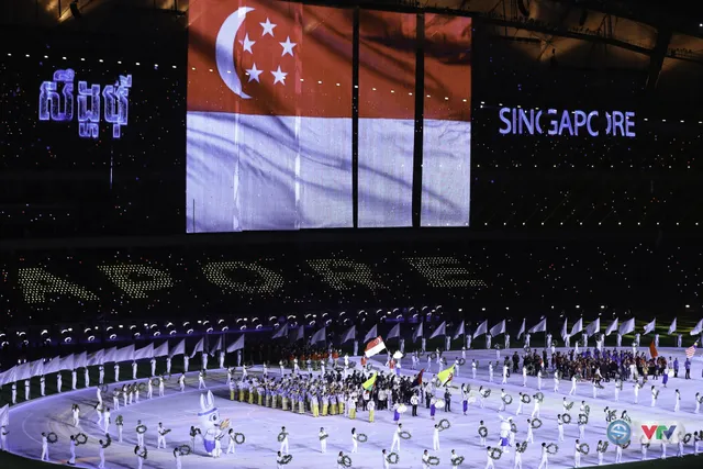 ẢNH: Lễ khai mạc SEA Games 32 – bữa tiệc ánh sáng, lung linh sắc màu - Ảnh 16. ẢNH: Lễ khai mạc SEA Games 32 – bữa tiệc ánh sáng, lung linh sắc màu - Ảnh 16.