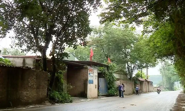 Nhiều hộ dân không được di dời khỏi khu vực bãi rác Nam Sơn, chính quyền lúng túng - Ảnh 1. Nhiều hộ dân không được di dời khỏi khu vực bãi rác Nam Sơn, chính quyền lúng túng - Ảnh 1.