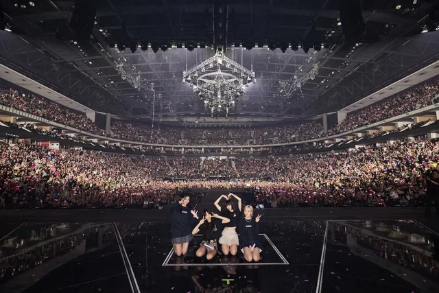 Giá vé concert K-Pop tăng chóng mặt, người hâm mộ phẫn nộ - Ảnh 2. Giá vé concert K-Pop tăng chóng mặt, người hâm mộ phẫn nộ - Ảnh 2.