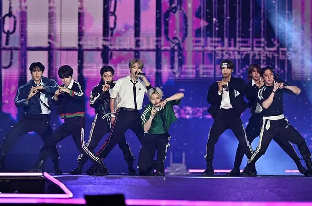 Giá vé concert K-Pop tăng chóng mặt, người hâm mộ phẫn nộ - Ảnh 3. Giá vé concert K-Pop tăng chóng mặt, người hâm mộ phẫn nộ - Ảnh 3.