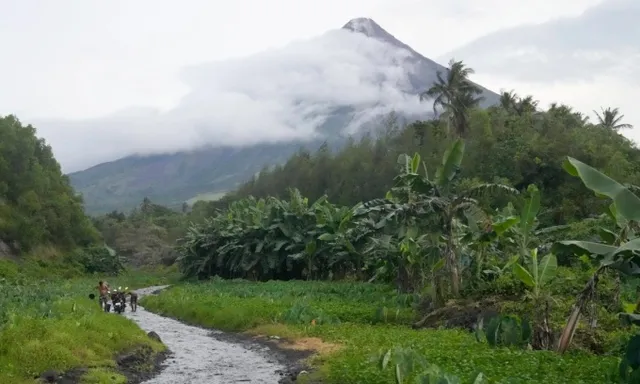 Hơn 600 người nhiễm bệnh sau khi núi lửa Mayon phun trào ở Philippines - Ảnh 1.