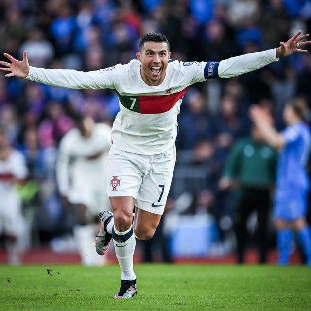 Ronaldo lập kỷ lục Guinness trong ngày giúp Bồ Đào Nha thắng trận - Ảnh 2.