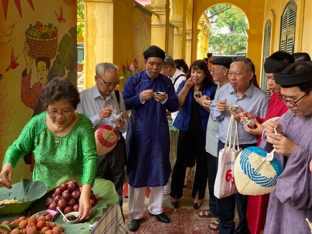 Tái hiện các nghi lễ ngày Tết Đoan Ngọ trong Hoàng cung Thăng Long xưa - Ảnh 11.