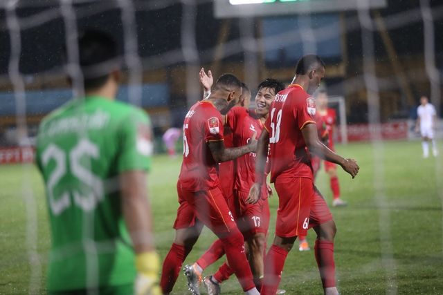 Thắng Hồng Lĩnh Hà Tĩnh tại Hàng Đẫy, CLB Công An Hà Nội vươn lên dẫn đầu V.League 2023   - Ảnh 1.