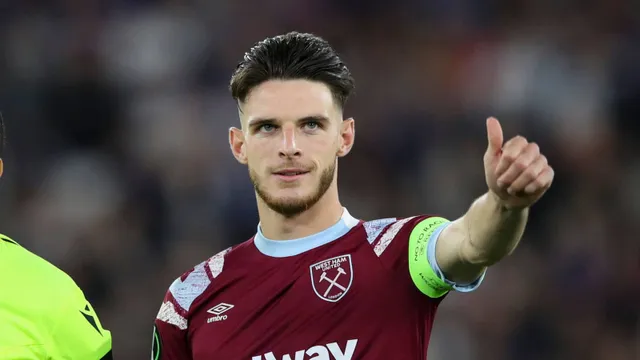 Man City ra giá 90 triệu bảng cho Declan Rice - Ảnh 1.