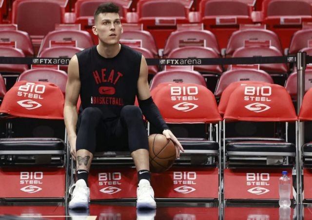 Tyler Herro vẫn chưa thể thi đấu trở lại - Ảnh 1.