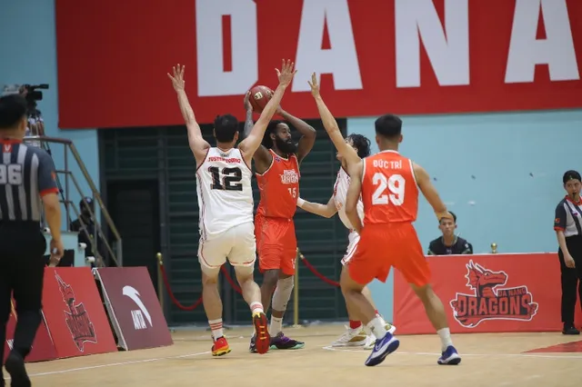 VBA 2023 - Game 24: Danang Dragons vẫn chưa biết thắng - Ảnh 2.