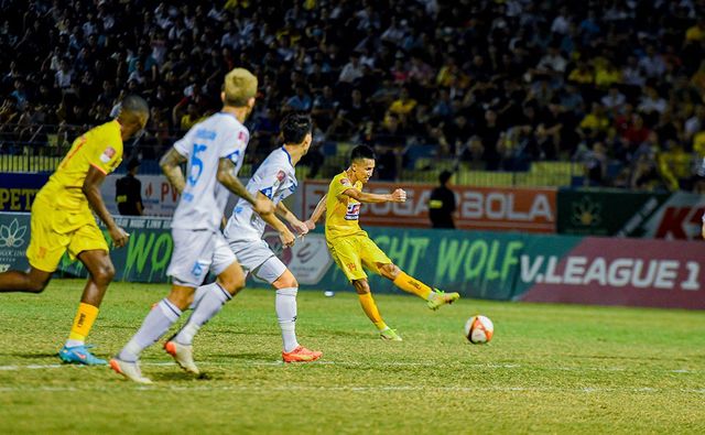 V.League 2023 | Đông Á Thanh Hóa thua sốc trên sân nhà trước Thép Xanh Nam Định - Ảnh 2.