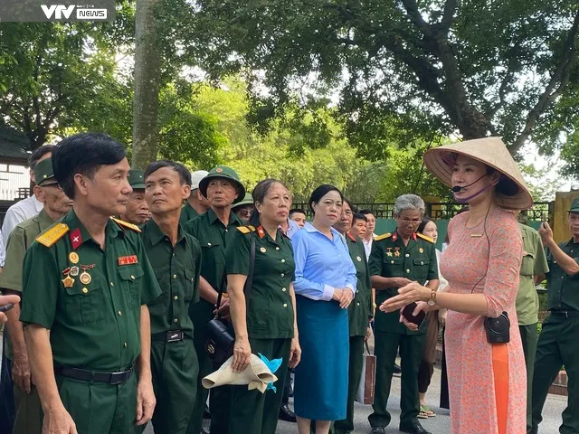 Lễ dâng hương kỷ niệm 76 năm ngày Thương binh Liệt sĩ 27/7 - Ảnh 9. Lễ dâng hương kỷ niệm 76 năm ngày Thương binh Liệt sĩ 27/7 - Ảnh 9.