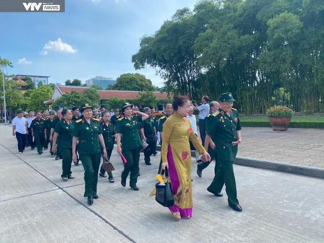 Lễ dâng hương kỷ niệm 76 năm ngày Thương binh Liệt sĩ 27/7 - Ảnh 8. Lễ dâng hương kỷ niệm 76 năm ngày Thương binh Liệt sĩ 27/7 - Ảnh 8.