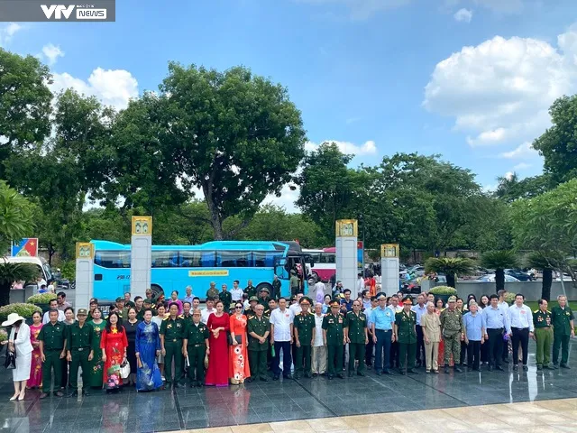 Lễ dâng hương kỷ niệm 76 năm ngày Thương binh Liệt sĩ 27/7 - Ảnh 1. Lễ dâng hương kỷ niệm 76 năm ngày Thương binh Liệt sĩ 27/7 - Ảnh 1.