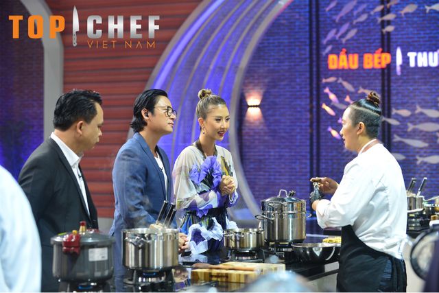 Top Chef - Tập 7: Quỳnh Anh Shyn trầm trồ trước món lẩu Việt với nước dùng trên 3 vị - Ảnh 4.