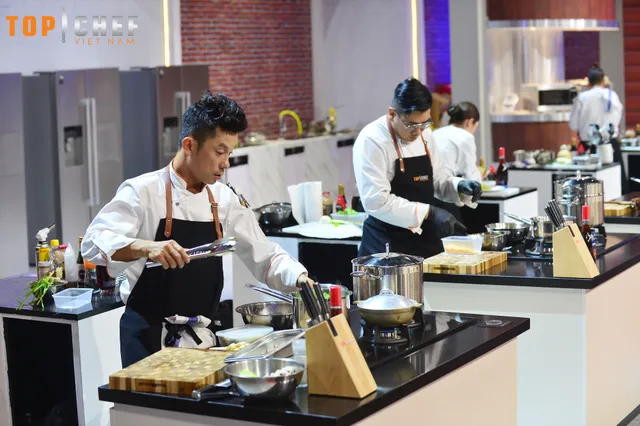 Top Chef Việt Nam: Nâng tầm món ăn dân dã, cơm canh cua mồng tơi chiến thắng tập 4 - Ảnh 11.