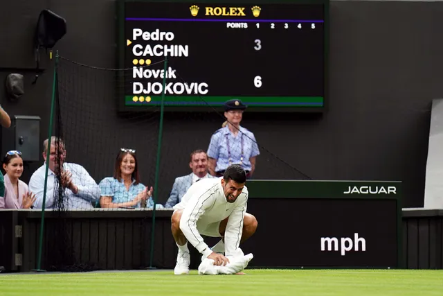 Novak Djokovic khởi đầu thuận lợi tại Wimbledon 2023 - Ảnh 1.