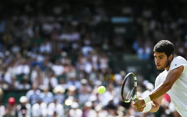 Carlos Alcaraz và Novak Djokovic vào vòng 4 Wimbledon 2023 - Ảnh 1.