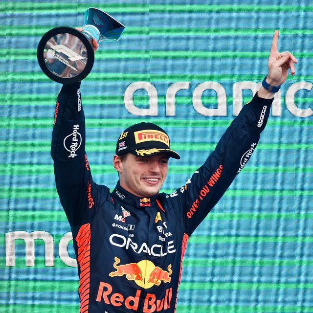 Max Verstappen giành chiến thắng ngoạn mục tại GP Anh   - Ảnh 2.