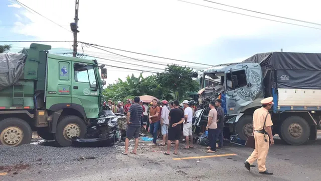 Tai nạn liên hoàn, 3 thành viên CLB Hoàng Anh Gia Lai tử vong - Ảnh 1.