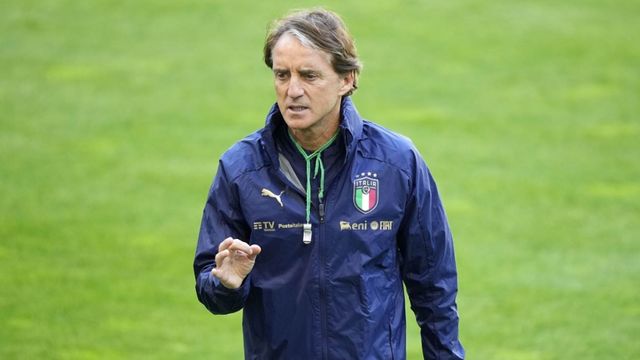 Roberto Mancini từ chức HLV ĐT Italia - Ảnh 2.