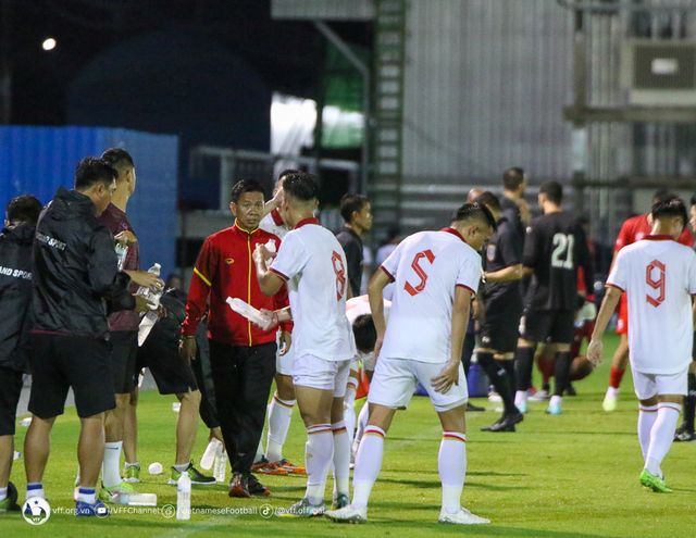 Giao hữu: U23 Việt Nam 1-1 (pen 3-5) U23 Bahrain | HLV Hoàng Anh Tuấn hài lòng với các học trò - Ảnh 5.