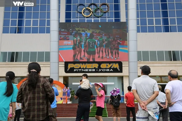 Sốt vé tại VTV Cup Ferroli 2023 - Ảnh 17. Sốt vé tại VTV Cup Ferroli 2023 - Ảnh 17.