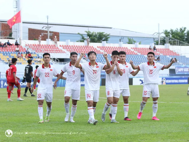 HLV Hoàng Anh Tuấn: “Tôi có một chút hài lòng, bởi đội vẫn còn nhiều điều cần hoàn thiện” - Ảnh 2.