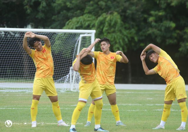 ĐT U23 Việt Nam tích cực hồi phục thể lực, tập trung chuẩn bị cho trận gặp Philippines - Ảnh 2.