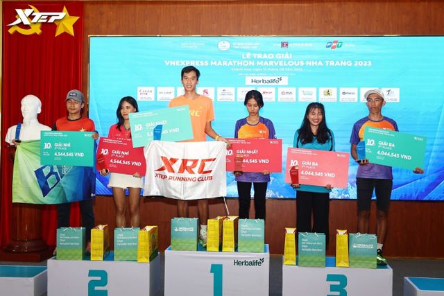 Thương hiệu Xtep bền bỉ đồng hành cùng VĐV chinh phục VnExpress Marathon Marvelous Nha Trang 2023 - Ảnh 3.