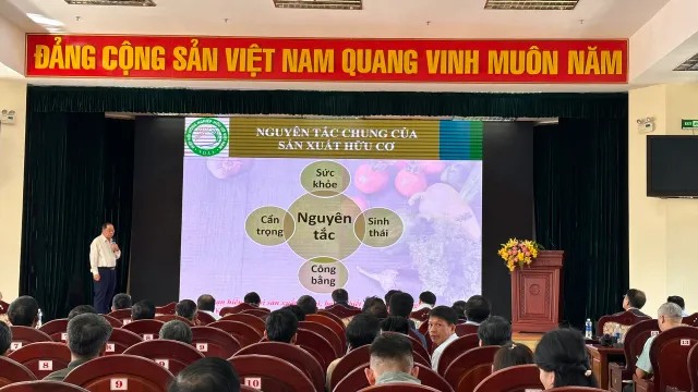 Phát triển nông nghiệp hữu cơ, tuần hoàn gắn với bảo vệ môi trường và đa dạng sinh học - Ảnh 2.