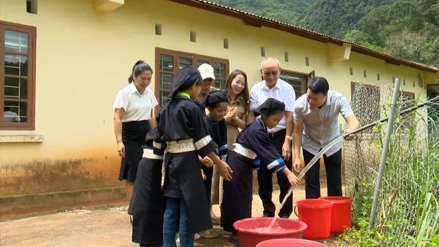 Những món quà yêu thương trước thềm năm học mới - Ảnh 4.